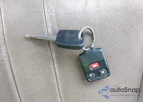 2000 Ford Expedition Eddie Bauer from USA, damaged, VIN 1FMRU176XYLB13729